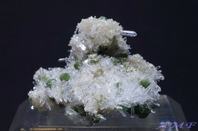 アーカンソー州産水晶とクーカイトが共生した綺麗な標本
