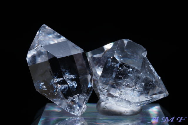 ニューヨーク州産ハーキマーダイヤモンド水晶の美しい標本111