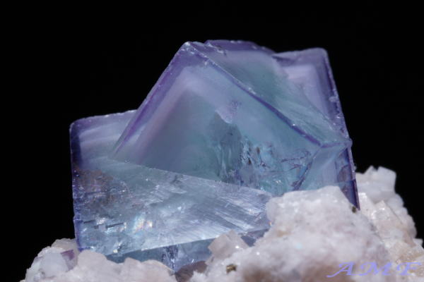 ヤオガンシャン鉱山(ポーセリンポケット)産フローライトの綺麗な標本111