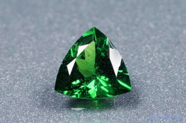 トリリアントカットのツァボライト0.63ct1