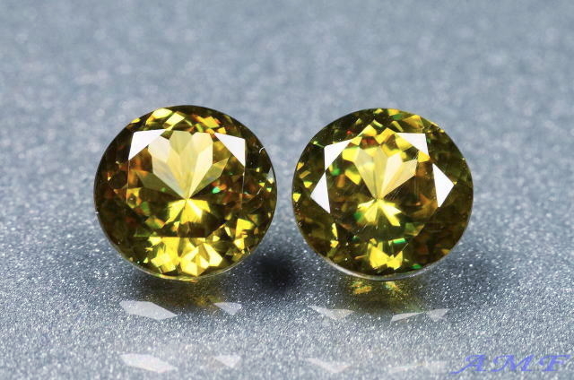 マダガスカル産ゴールデンスフェーンペア1.32ct21