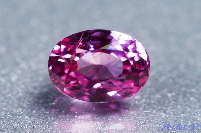 スリランカ産パパラチアサファイア・0.79ct｜ファインミネラル＆ブレスレット＆ジュエリー｜天然石専門店AMF