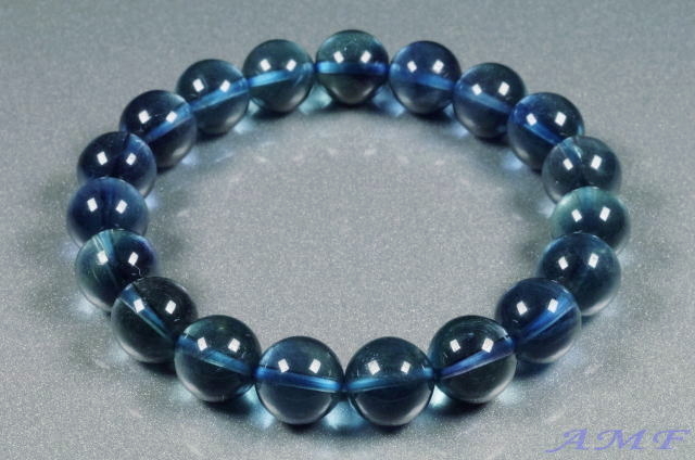 綺麗なブルーフローライトブレスレット10mm