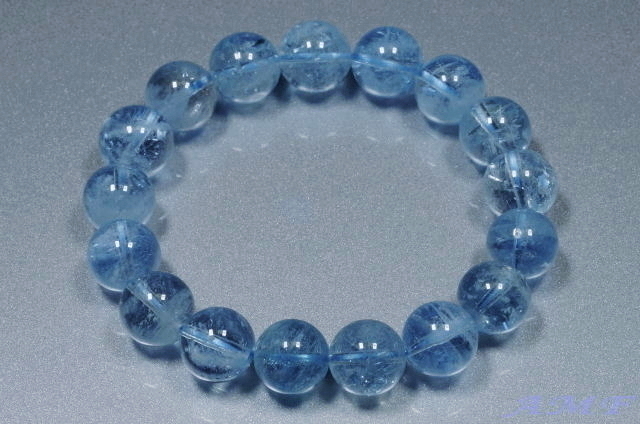 高品質なアクアマリンブレスレット12mm91